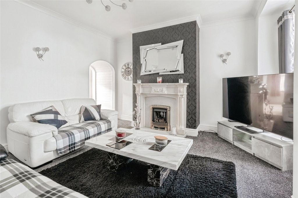 Property photo 3 of 12 Picture No. 16