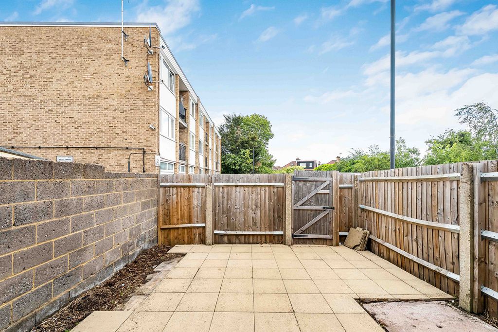 Property photo 3 of 14