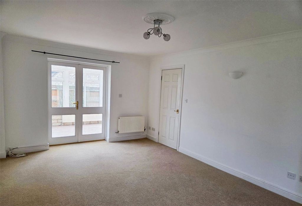 Property photo 3 of 10 Picture No. 13