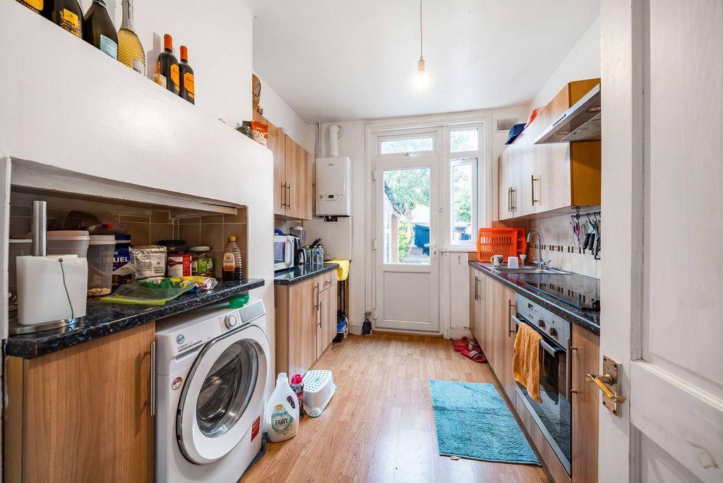 Property photo 3 of 11