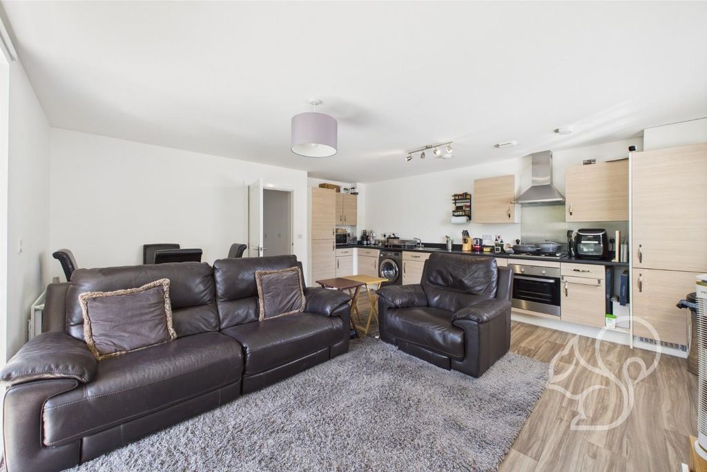 Property photo 3 of 13 Cam05287G0-Pr0068-Still003.Jpg