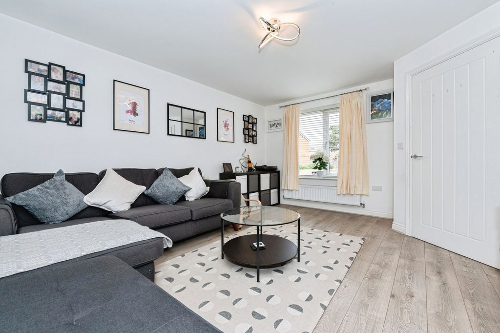 Property photo 2 of 18 Pbox-Img.Jpg