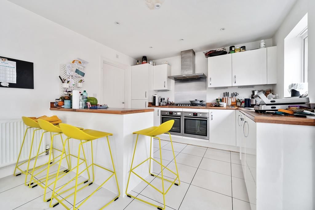 Property photo 3 of 20 Kitchen