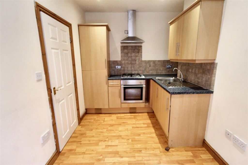Property photo 1 of 6 Kitchen.Jpg