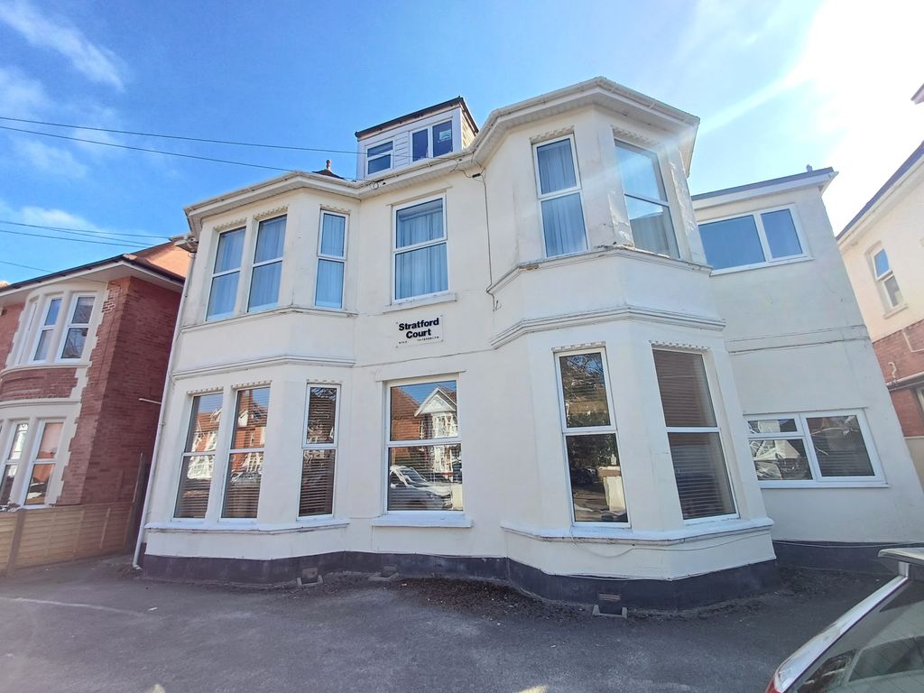 Property photo 1 of 18 Front 2