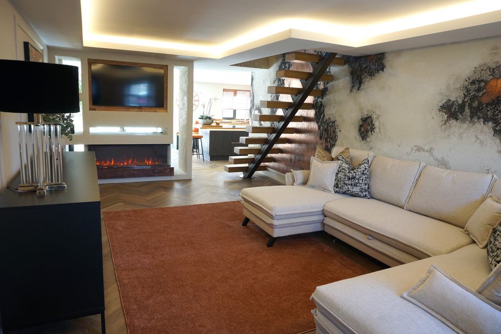 Property photo 3 of 17 Image 3