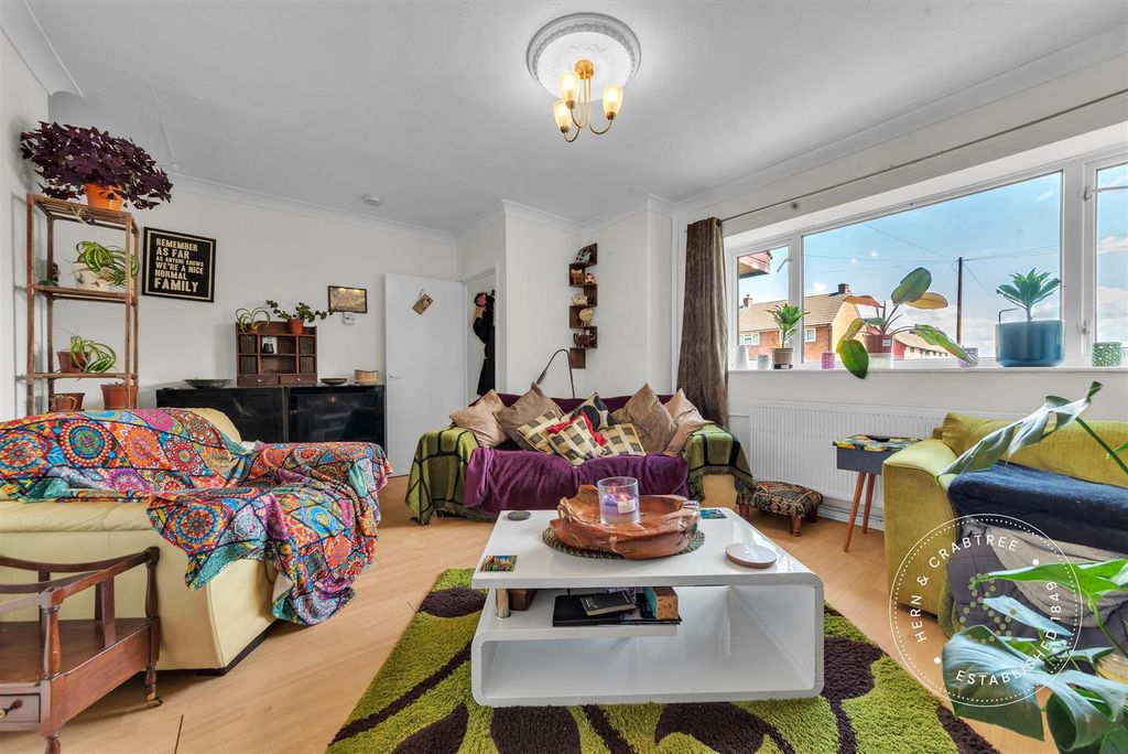 Property photo 3 of 26 Michaelston-Court-13.Jpg