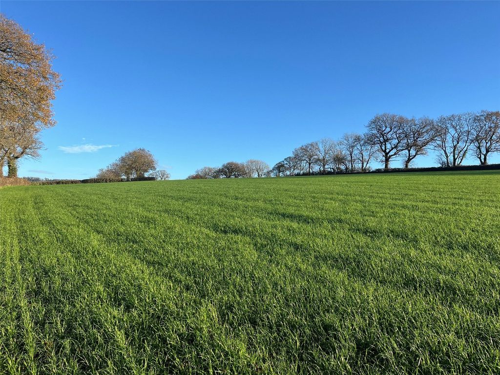 Property photo 3 of 6 Broadhembury 3