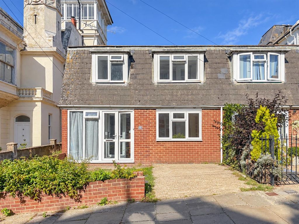 Property photo 1 of 30