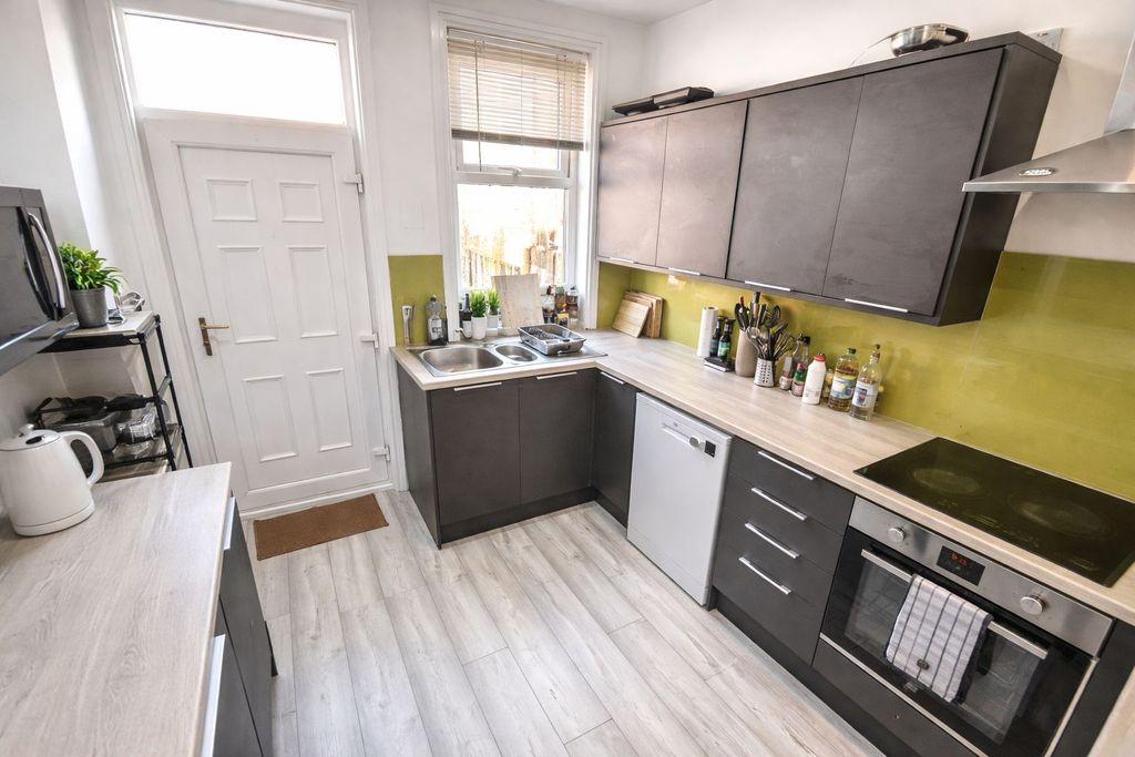 Property photo 1 of 15 Kitchen11.Jpeg