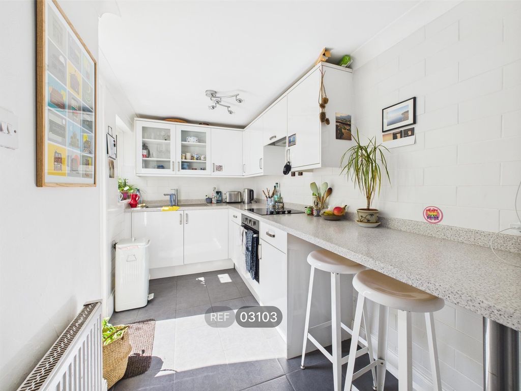 Property photo 2 of 8 Kitchen
