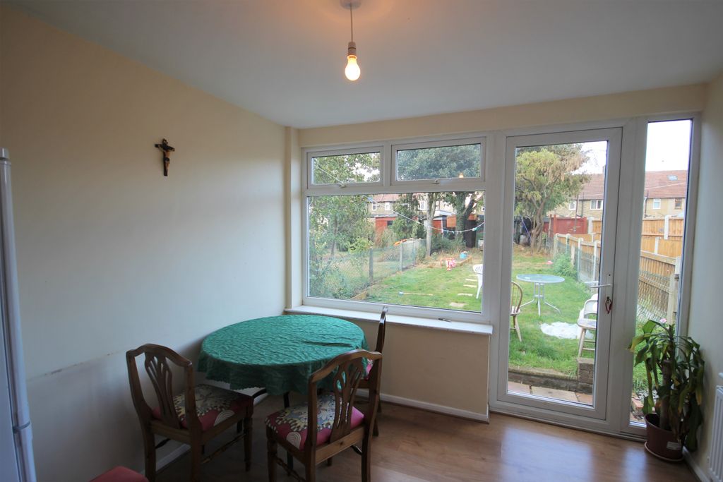 Property photo 3 of 5