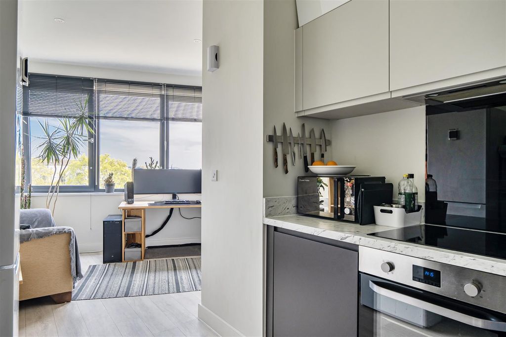 Property photo 3 of 21 Open Plan / Living Area