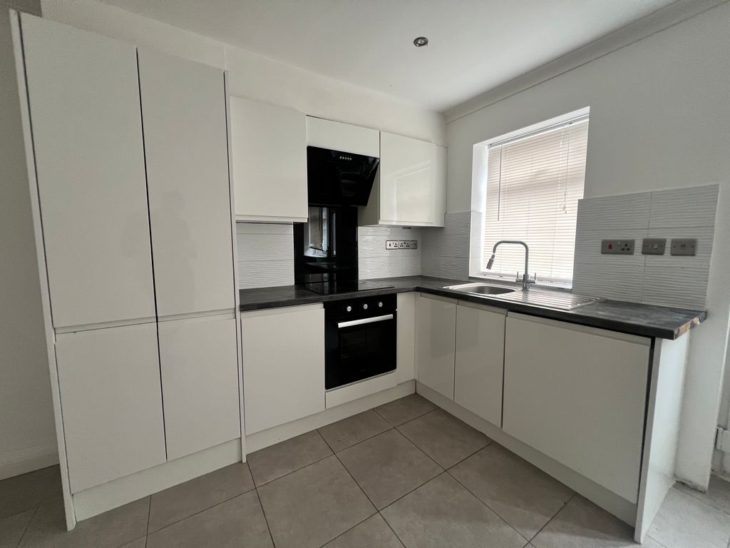 Property photo 1 of 5 Kitchen