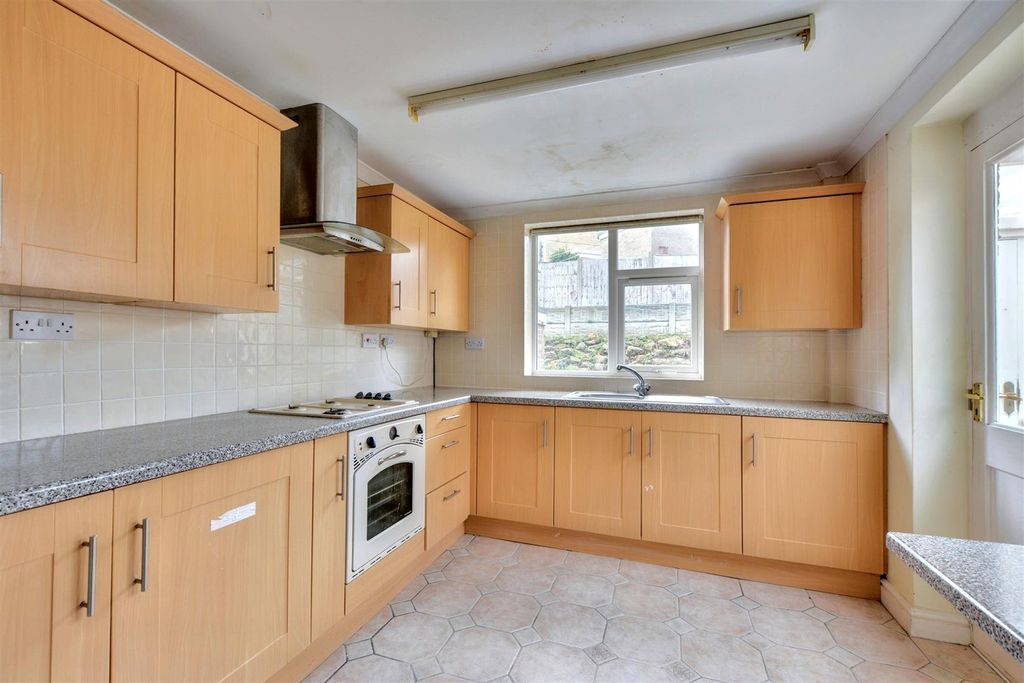 Property photo 3 of 27 Kitchen_3.Jpeg