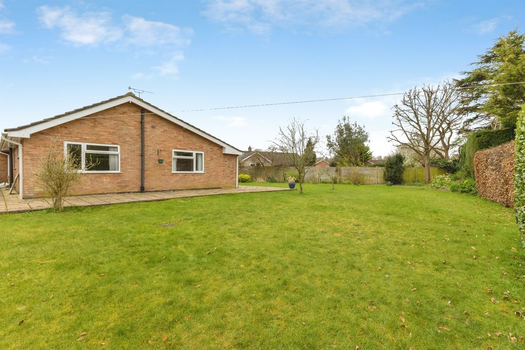 Property photo 2 of 21