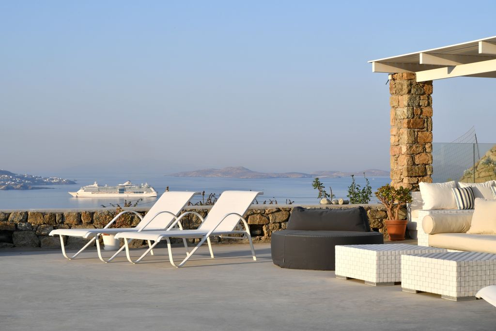 Property photo 3 of 36