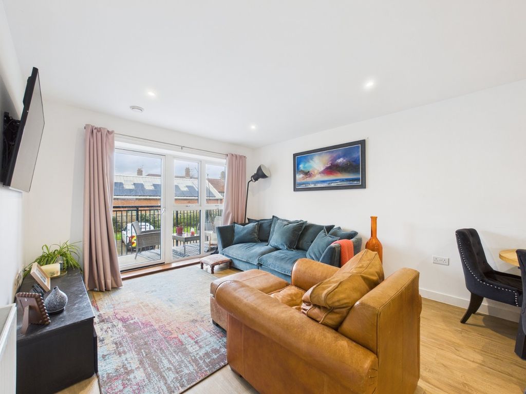 Property photo 2 of 8 Picture No. 17