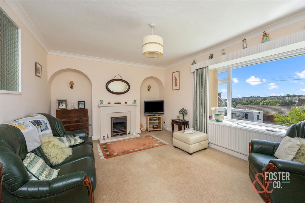 Property photo 2 of 22 Bramble Rise, 70-011.Jpg