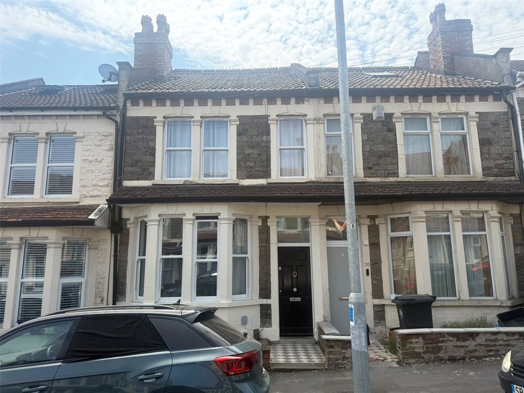 Property photo 3 of 17 Picture No. 24