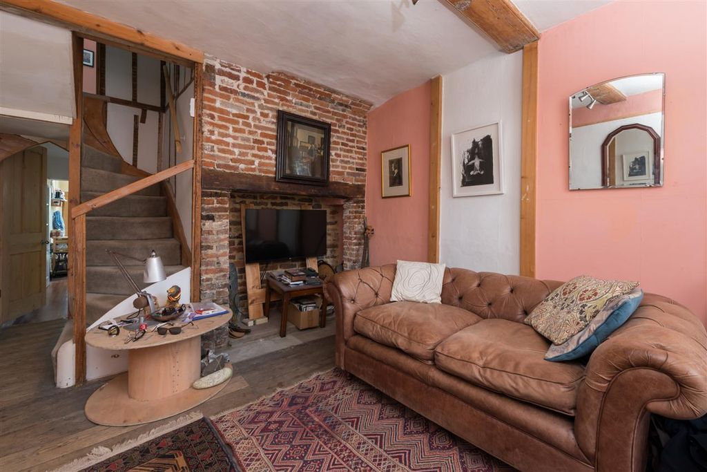 Property photo 2 of 20