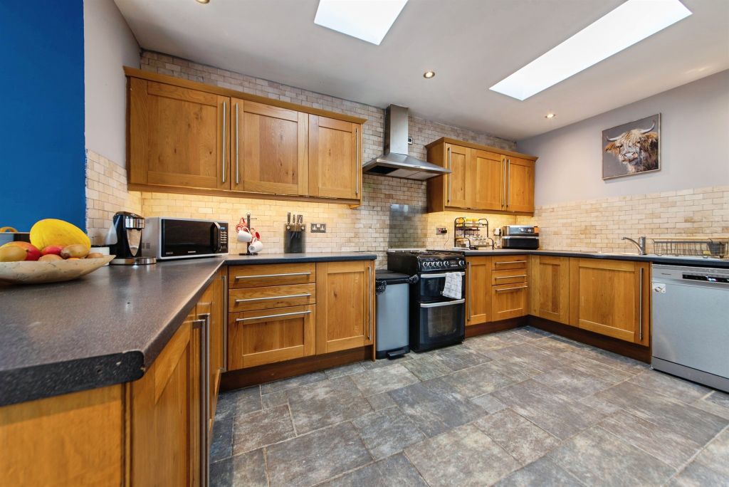 Property photo 3 of 32