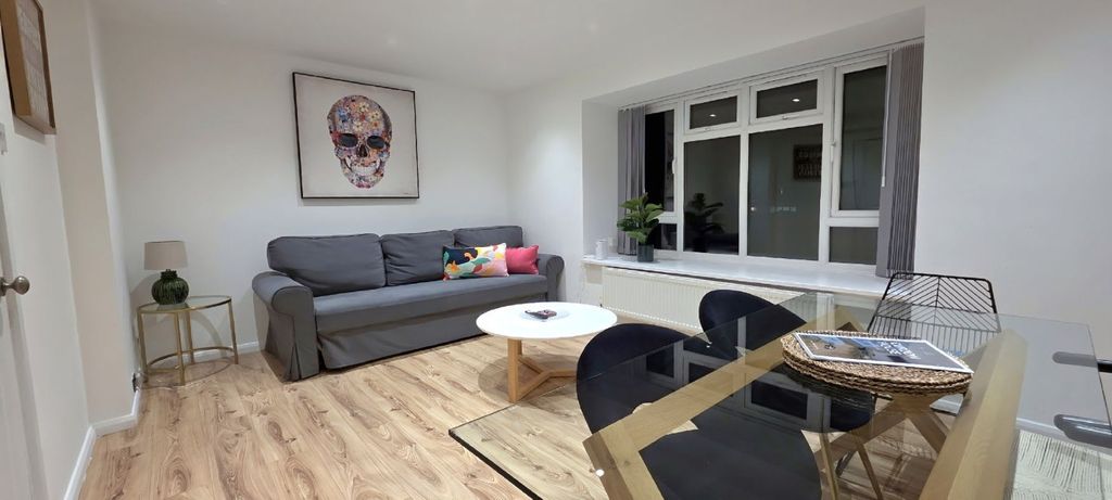 Property photo 1 of 15 Living Room