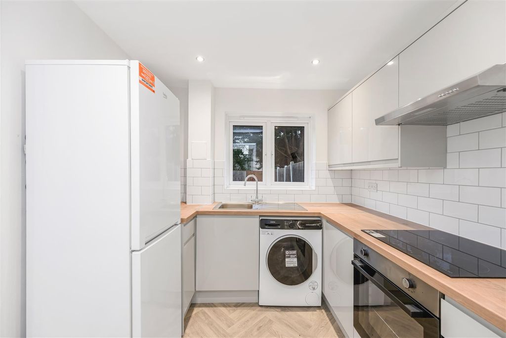 Property photo 3 of 21