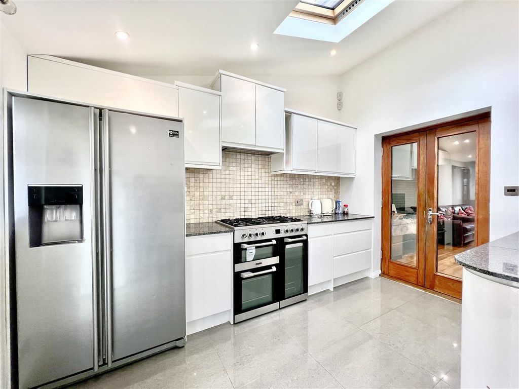 Property photo 1 of 14 Kitchen