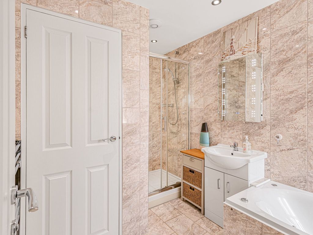 Additional image 11 of 2 bed flat for saleVictoria Road, Barnstaple EX32