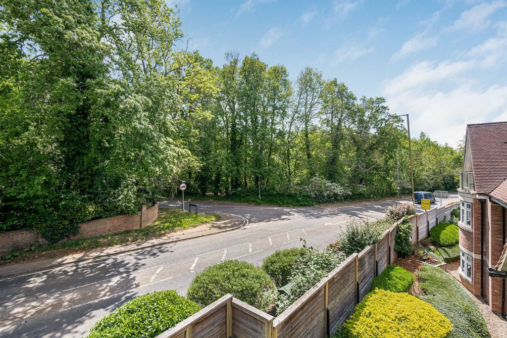 Additional image 13 of 1 bed property for saleGeorges Wood Road, Brookmans Park, Hatfield AL9