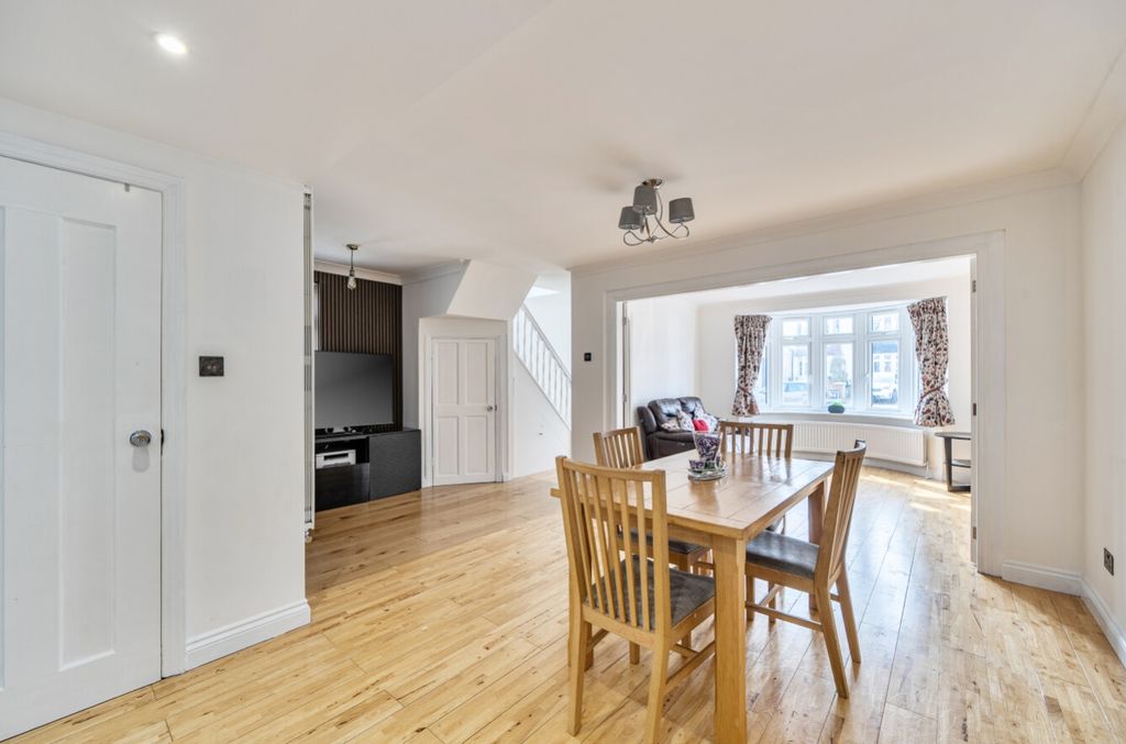 Property photo 3 of 13 1433430-10-69c148De9A6c0