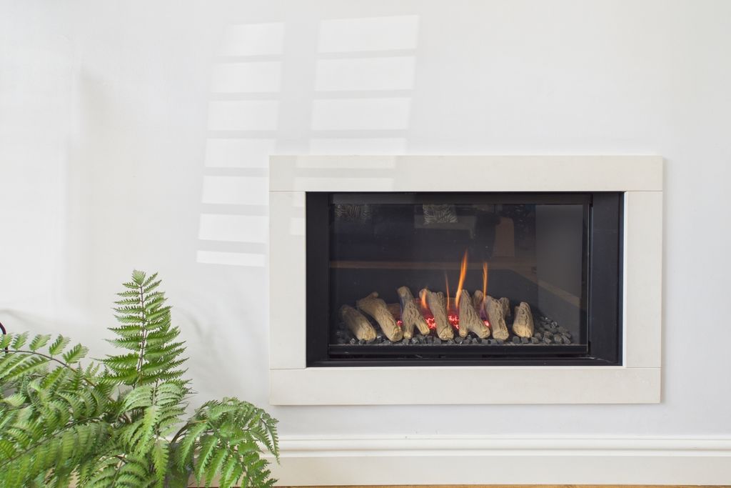 Property photo 2 of 28 Modern Remote Controlled Gas Fire In The Lounge To