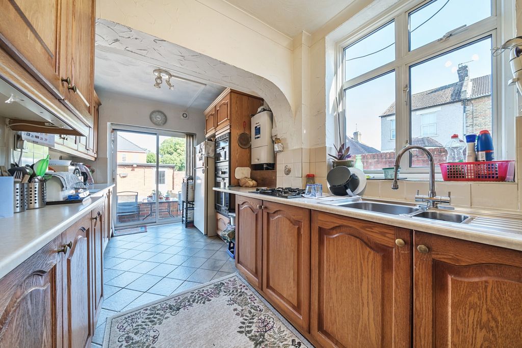 Property photo 2 of 23 2