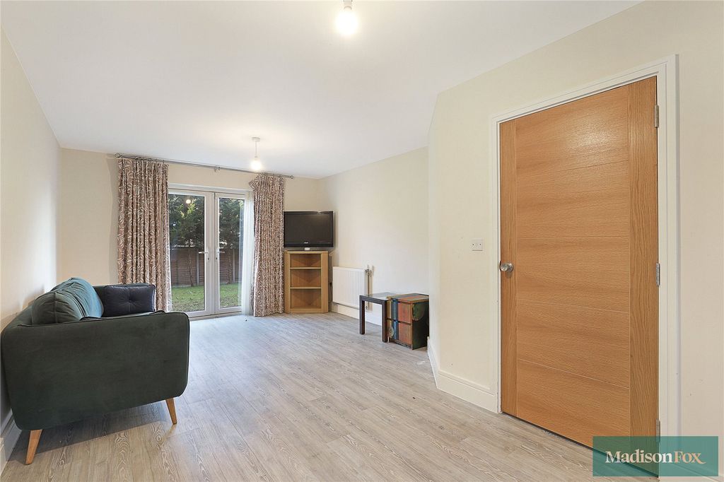 Property photo 2 of 29 Picture No. 22