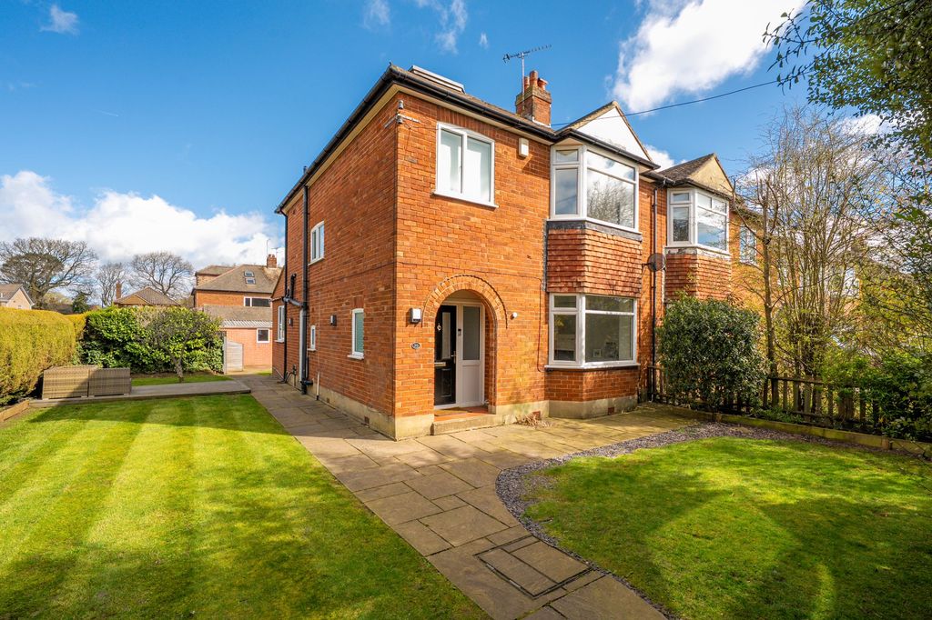 Property photo 3 of 27