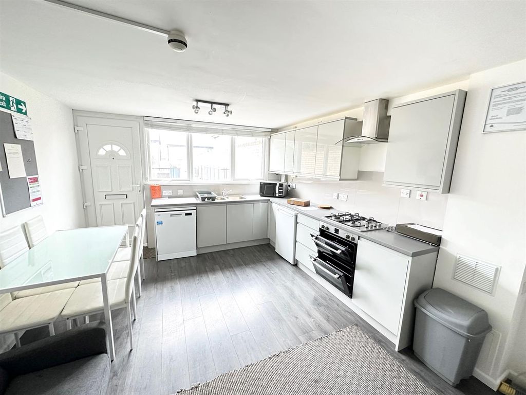 Property photo 1 of 27 Kitc.Jpg