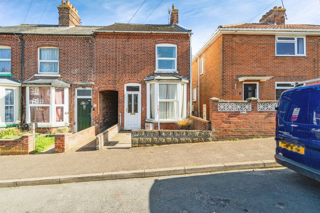 Property photo 1 of 17
