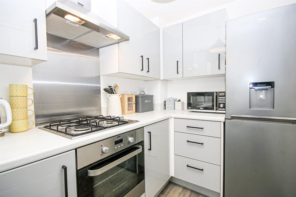 Property photo 2 of 15 16-Img_9204.Jpg