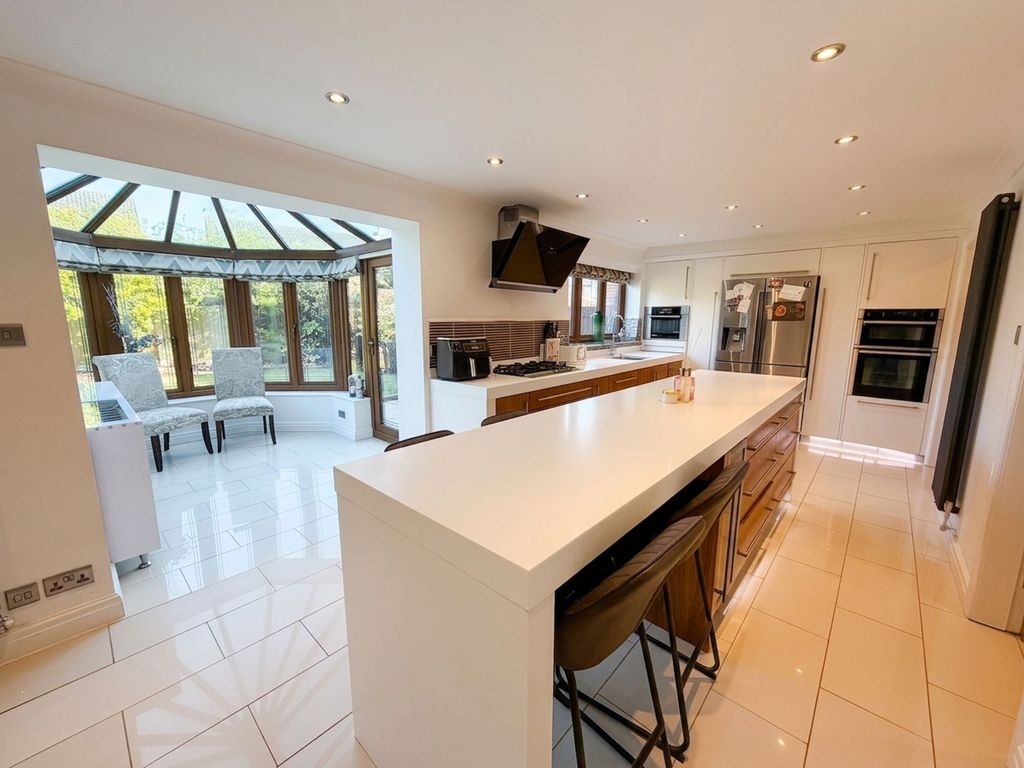 Property photo 3 of 22 Kitchen/Diner