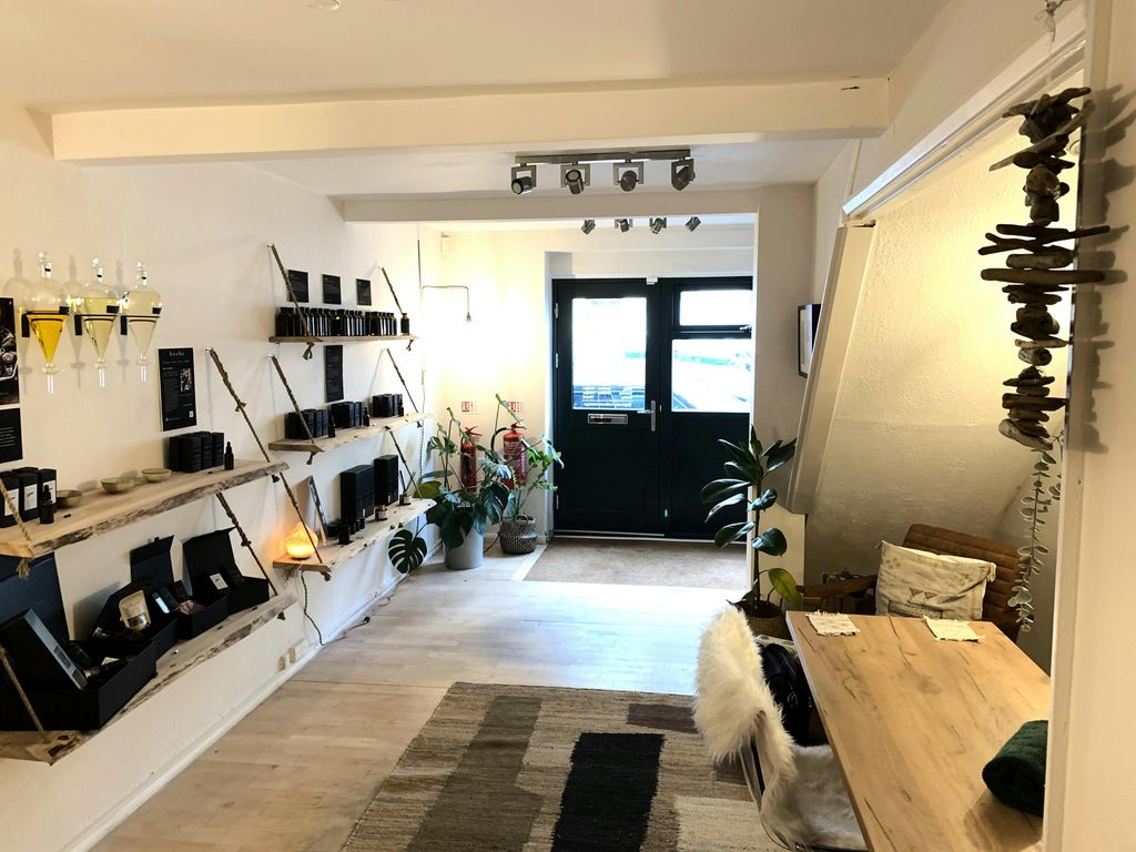 Property photo 2 of 5 Ground Floor Main Waiting Retail Area.Jpg