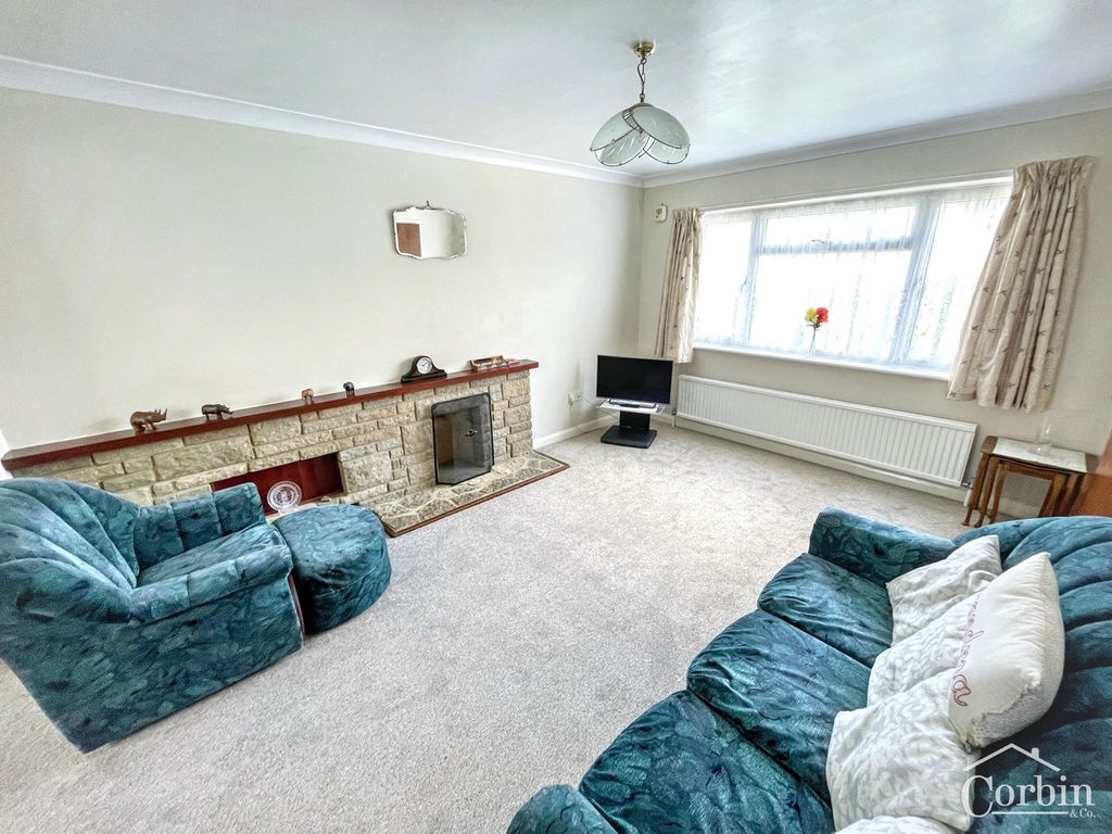 Property photo 3 of 13