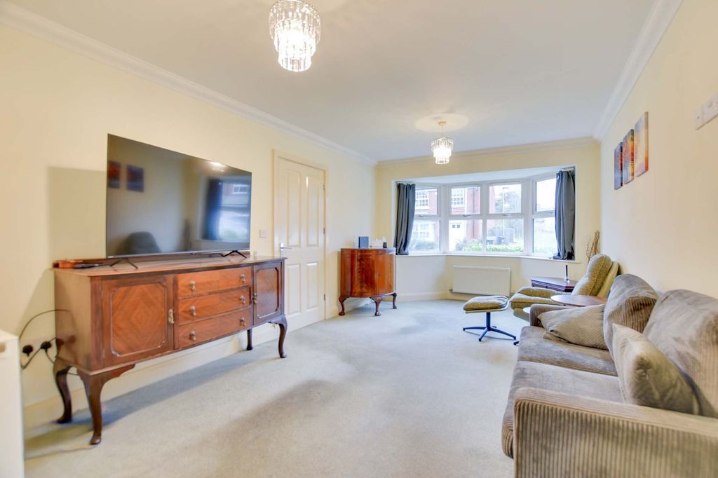 Property photo 2 of 20