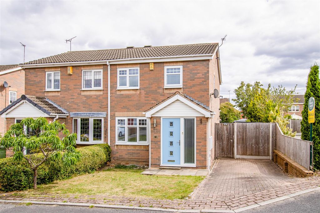 Property photo 1 of 11