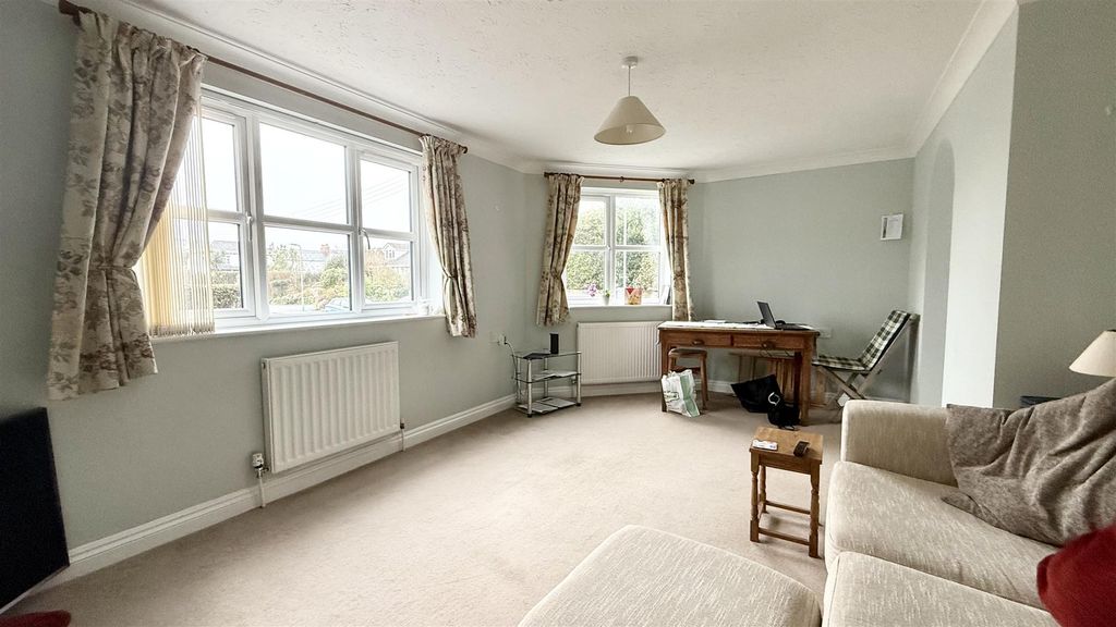 Property photo 3 of 8 Img_8121.Jpg