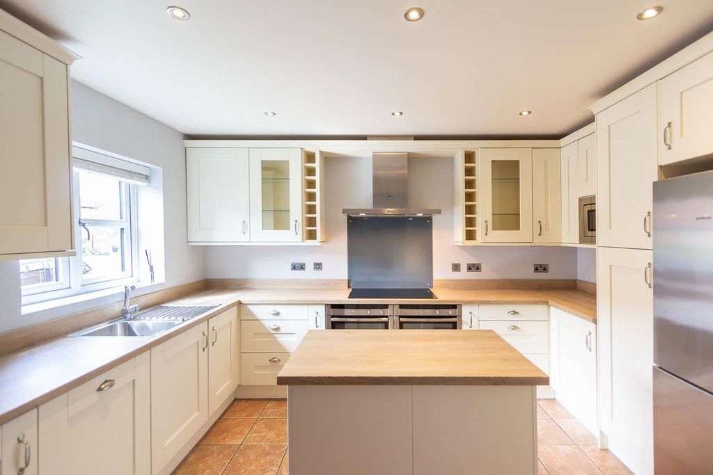 Property photo 2 of 14 Lamberts 210712 12.Jpg