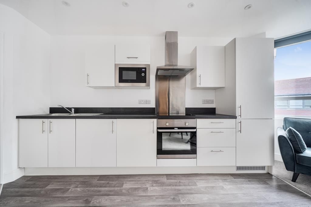 Property photo 3 of 12 Kitchen