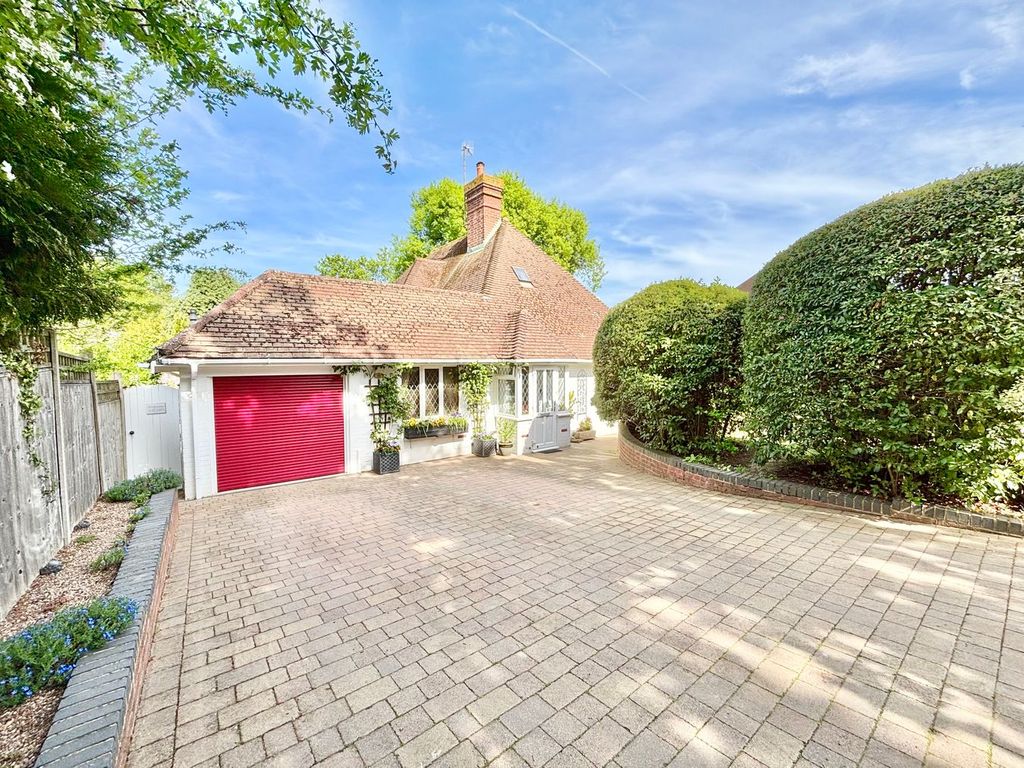 Property photo 1 of 31