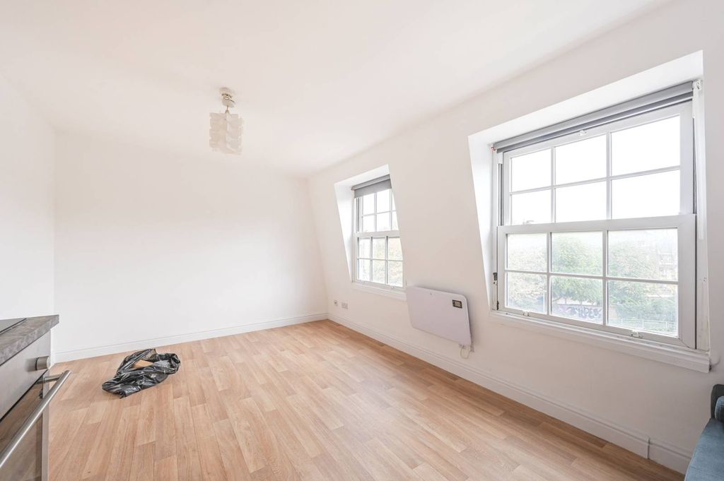 Property photo 3 of 4