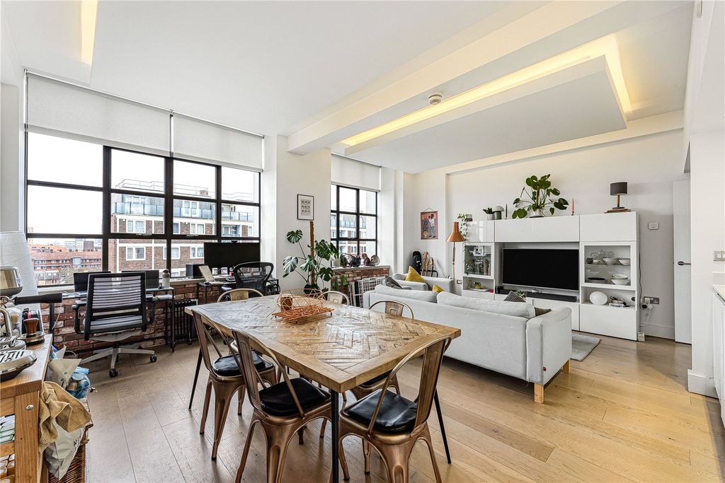 Property photo 1 of 18 Open Plan Living